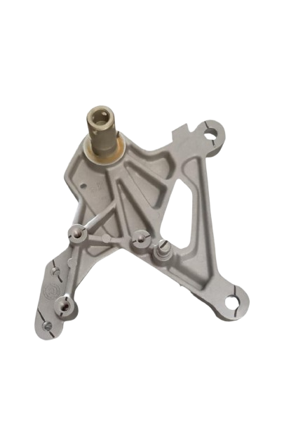 Soporte Posapie Delantero Derecho Hunk 160R / C11010013